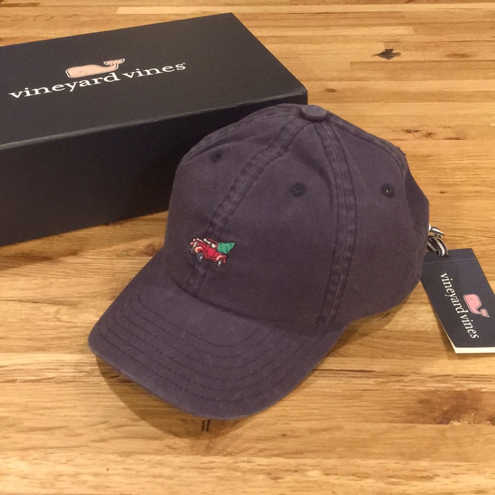 NWT Vineyard Vines Christmas Tree Truck Cap Hat